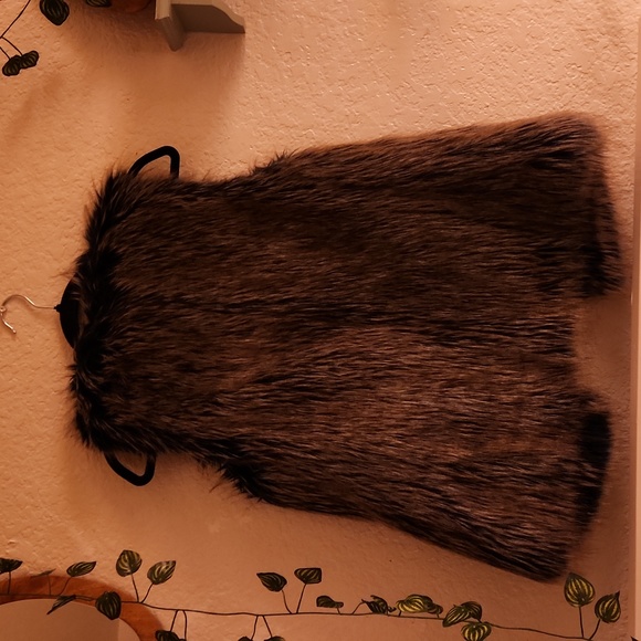 Banana Republic Faux Fur Vest - Picture 4 of 5